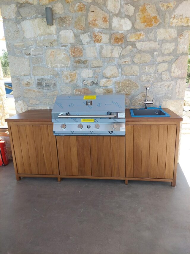 Έπιπλο μπάρμπεκιου